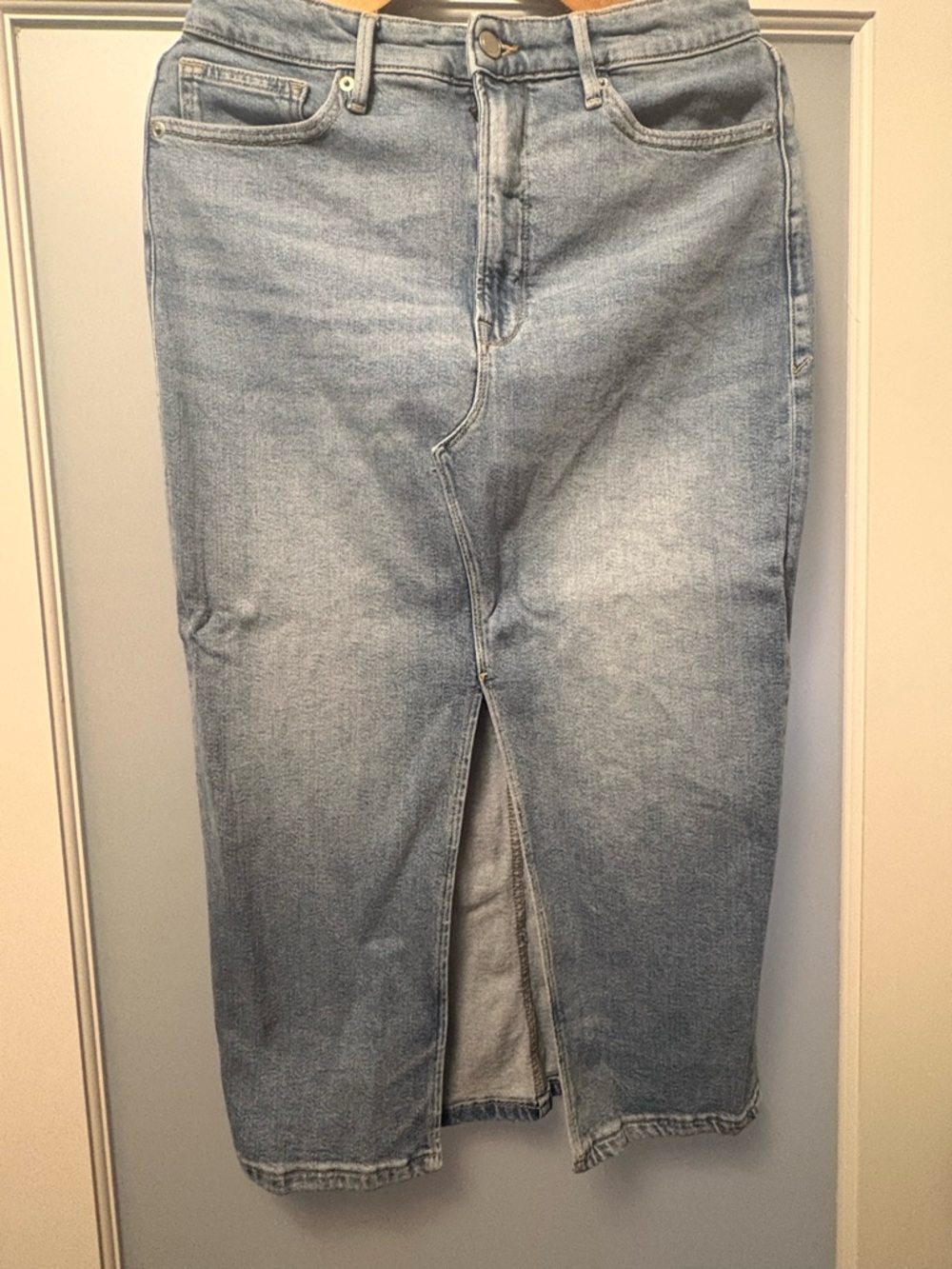 Good American Light Blue Straight Denim Skirt with Front Slit